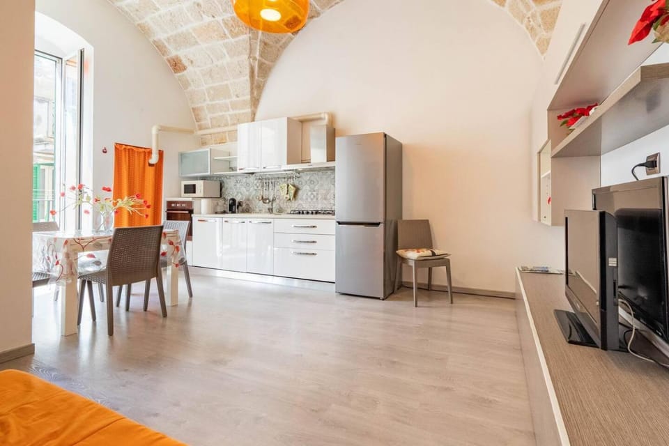 Kitchen or kitchenette, Dining area, minibar, pet friendly, stove