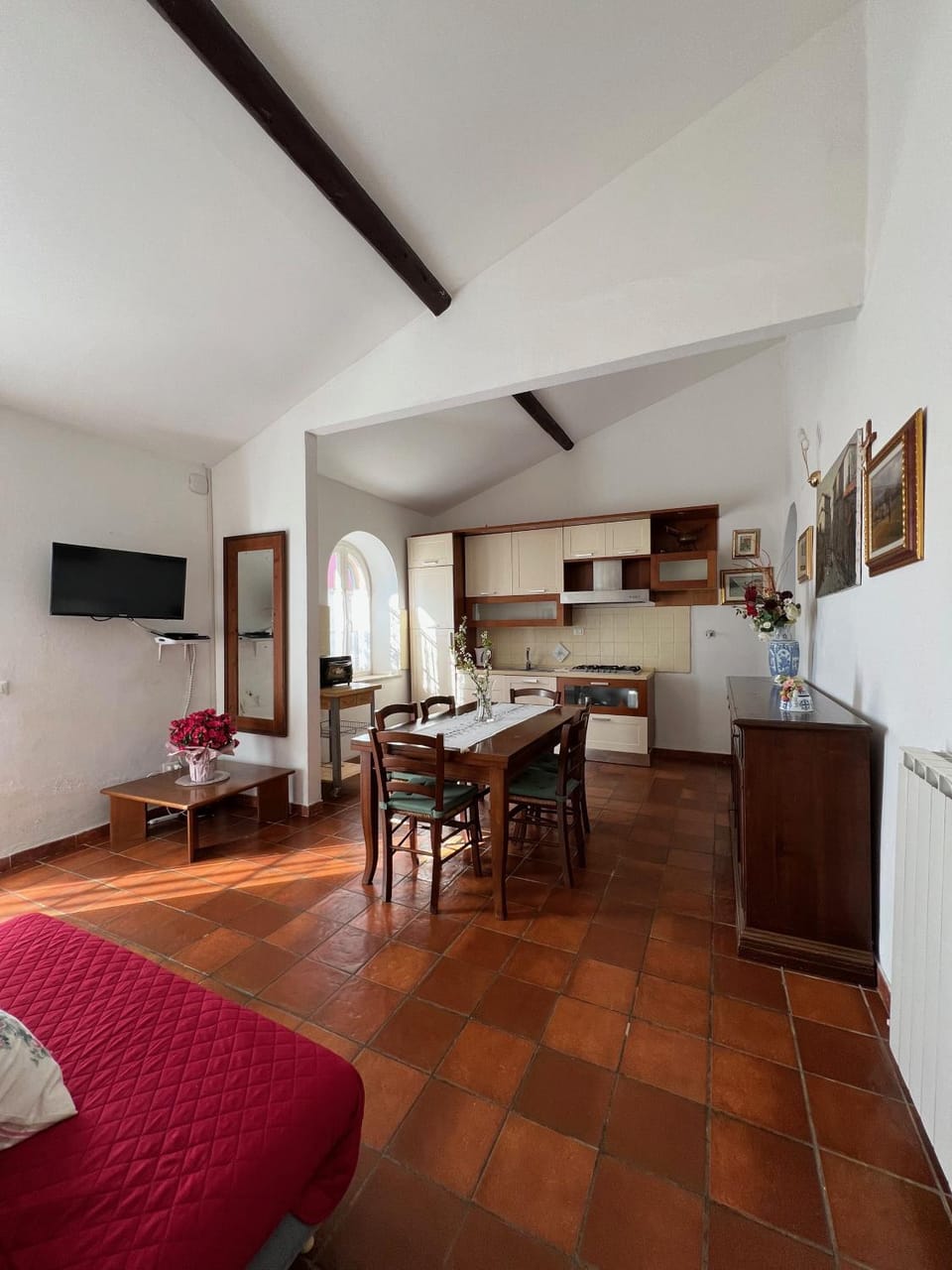 Kitchen or kitchenette, Living room, Dining area