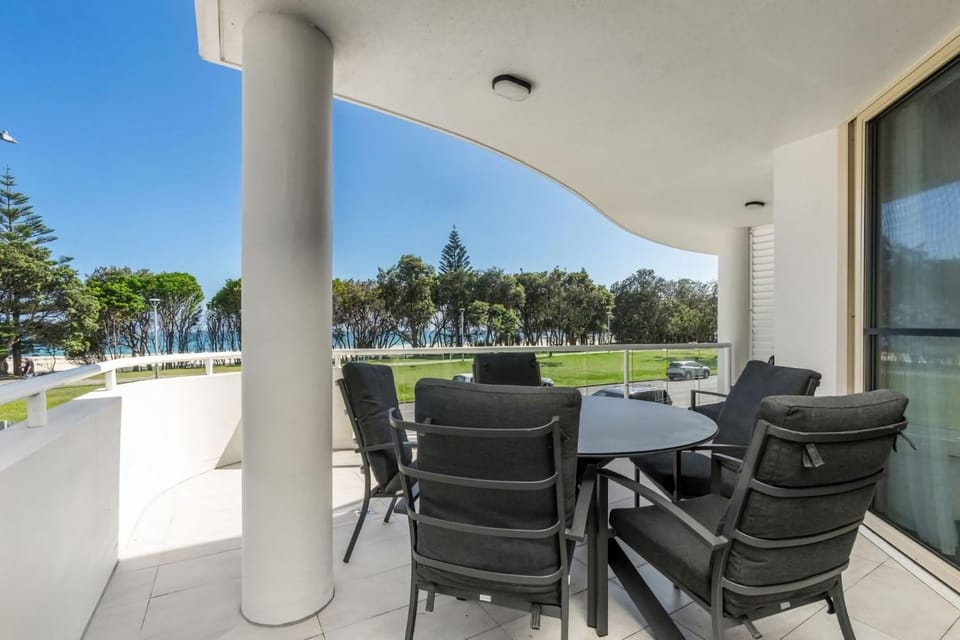 The Palms 4 - 54 Lawson Street Apartment in Byron Bay