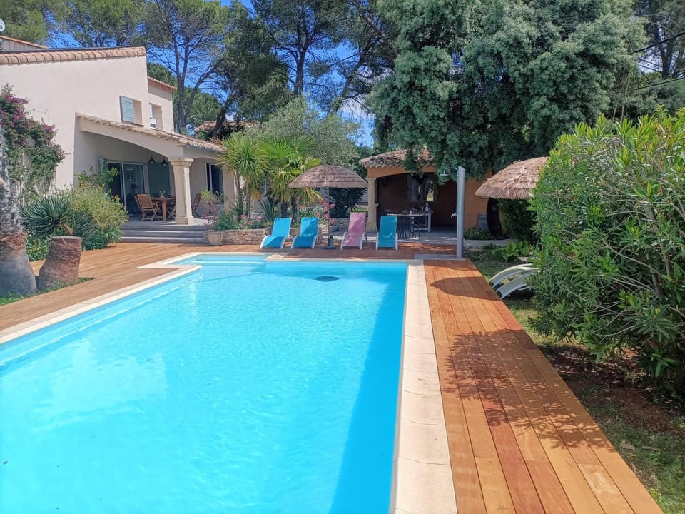 Gite "Sous les pins de Nages" Bed and Breakfast in Nimes