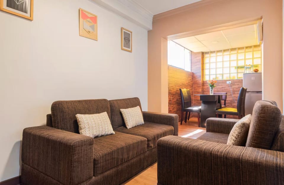 Living room, Seating area