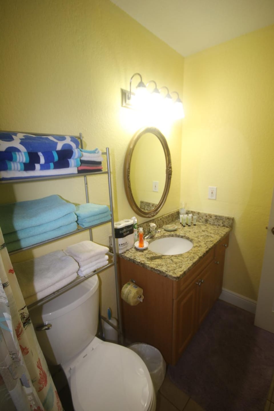 1/1 bed&bath condos 5 min drive to Siesta Apartment in Gulf Gate Estates
