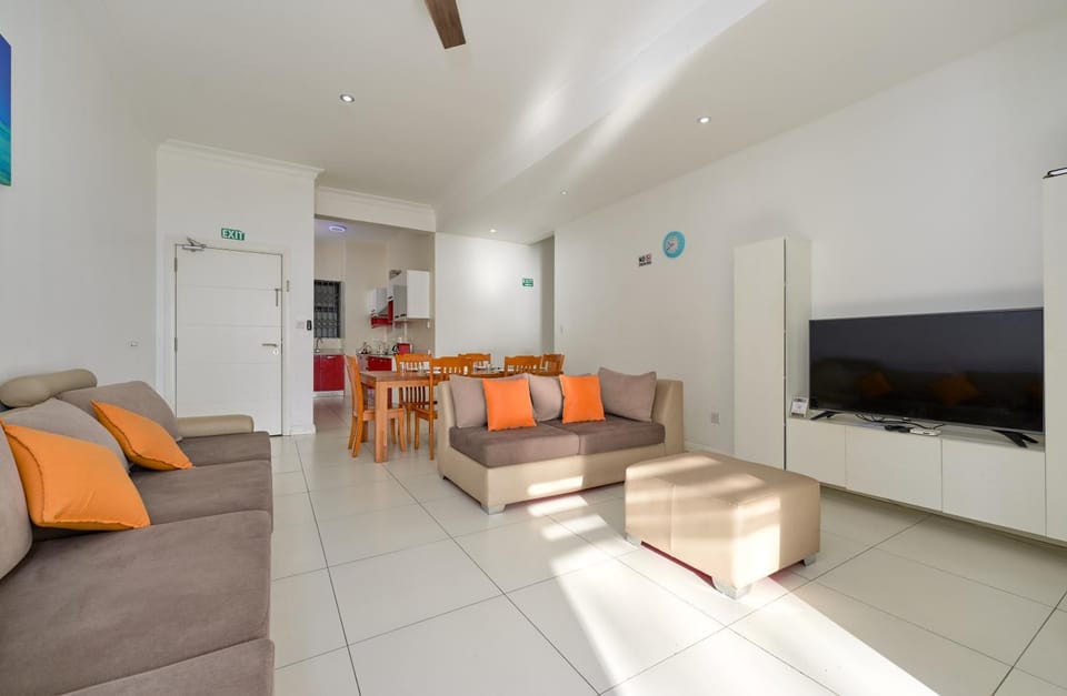 West Front One No 4 with SEAFRONT - LICENSED BY TOURISM AUTHORITY 14977 Flic en Flac Mauritius Apartment in Flic en Flac