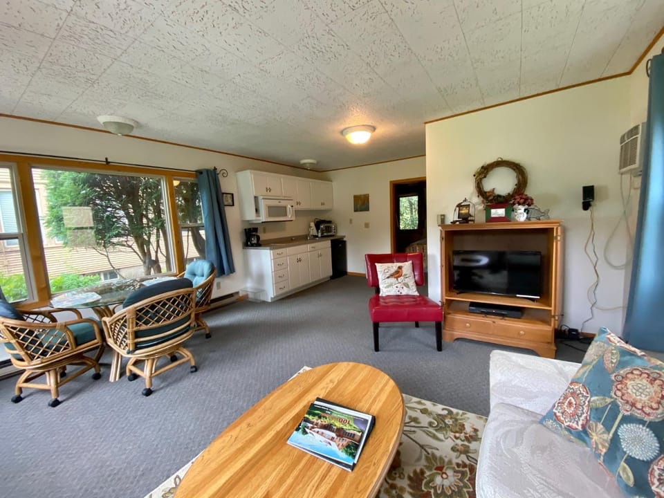 Kitchen or kitchenette, Photo of the whole room