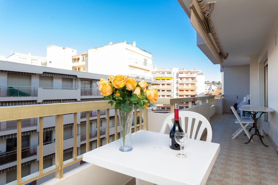 Palais Royal YourHostHelper Apartment in Cannes