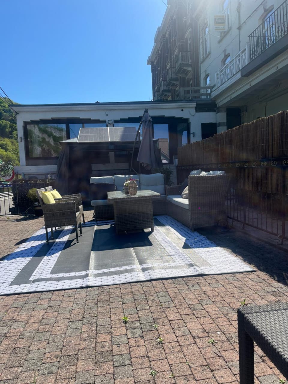 Entre Roche & Meuse House in Dinant