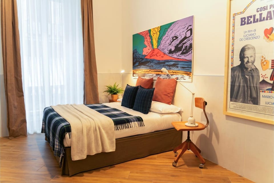 Bed, Photo of the whole room, Decorative detail, Bedroom