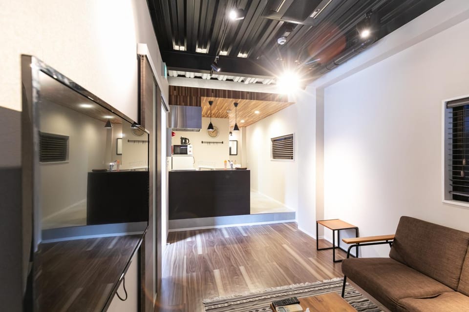 Shinosaka private house for 16ppl Bed and Breakfast in Osaka