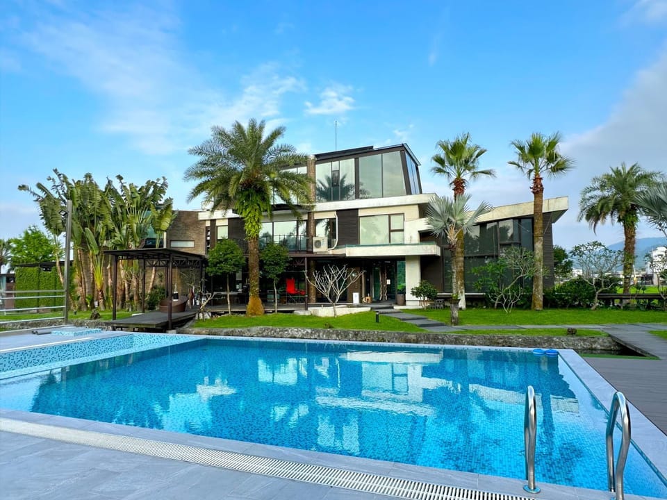 Property building, Swimming pool