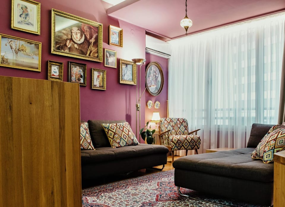 Living room, Seating area