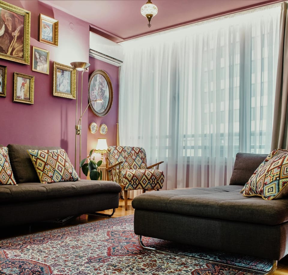 Living room, Seating area