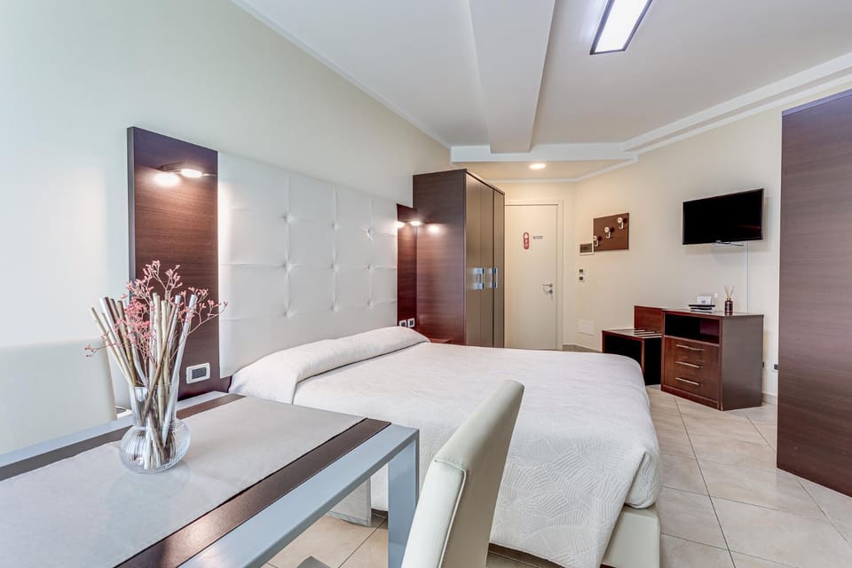 Bedroom, Swimming pool
