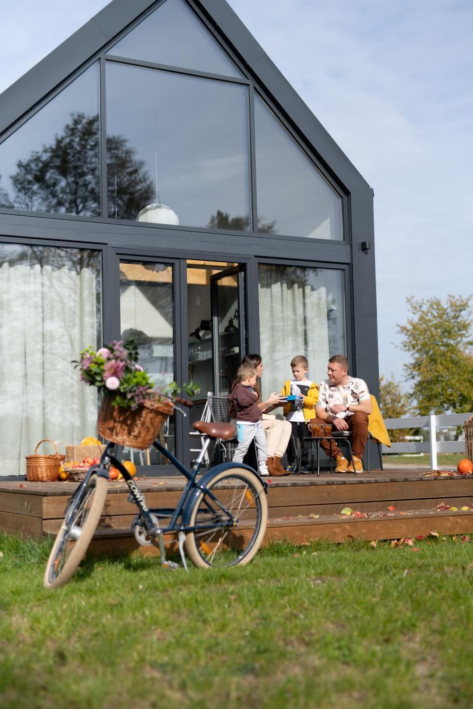 Day, People, Garden, Cycling, Garden view, group of guests