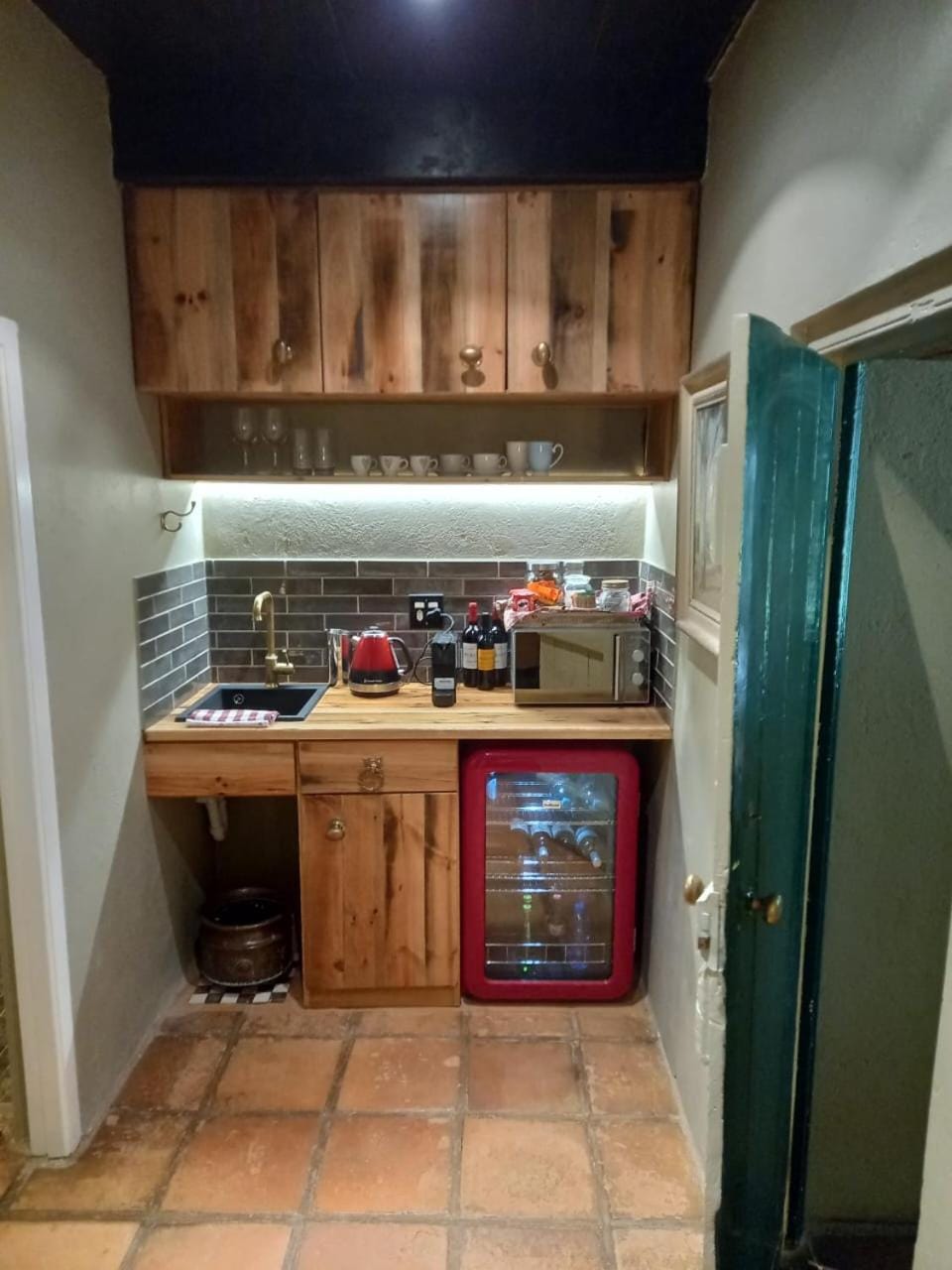 Kitchen or kitchenette