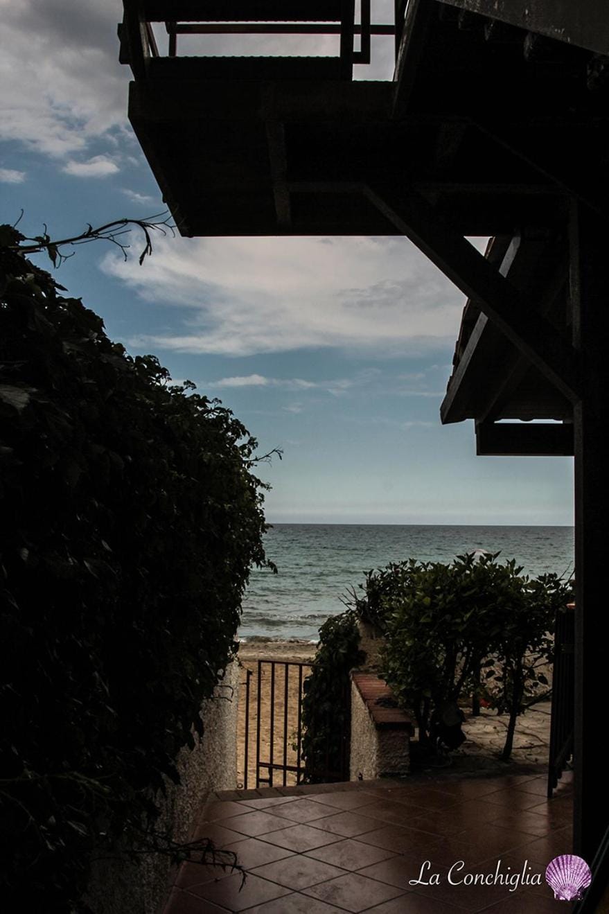 Casa la conchiglia sulla spiaggia House in Sicily
