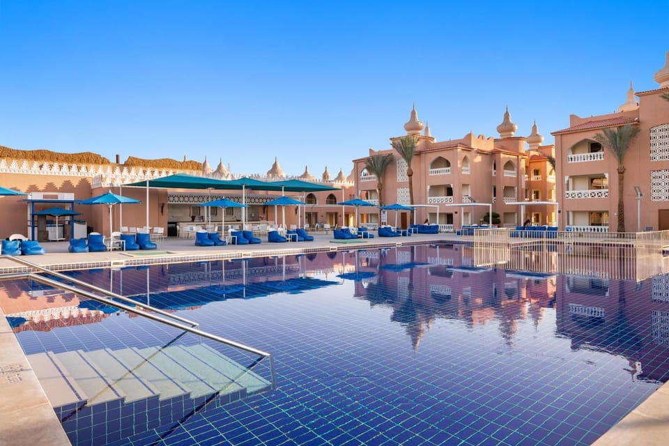 Property building, Swimming pool