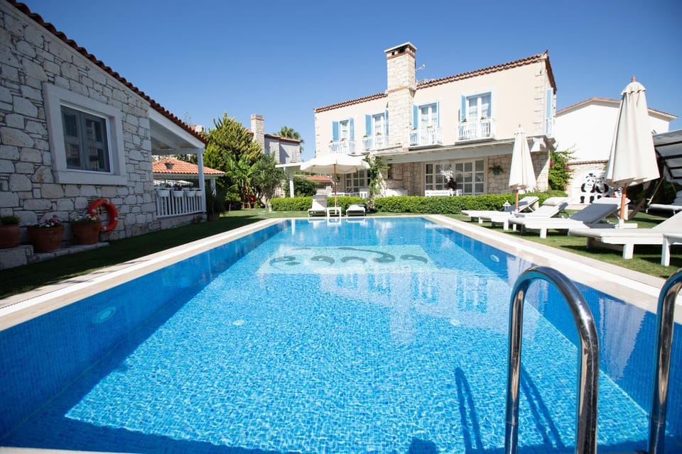 Property building, Swimming pool