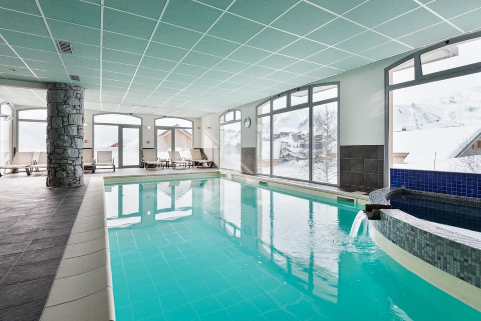 Swimming pool, Swimming pool