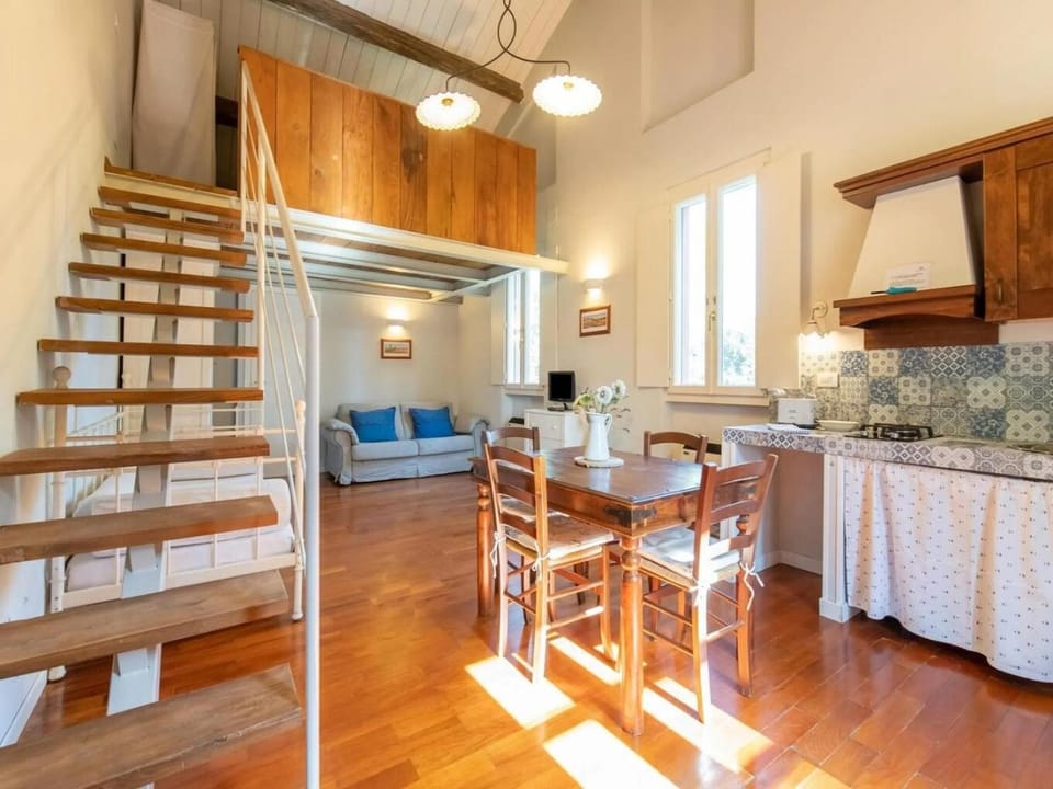 Kitchen or kitchenette, Living room, Lounge or bar, Photo of the whole room, Seating area, Dining area, internet, internet, stove