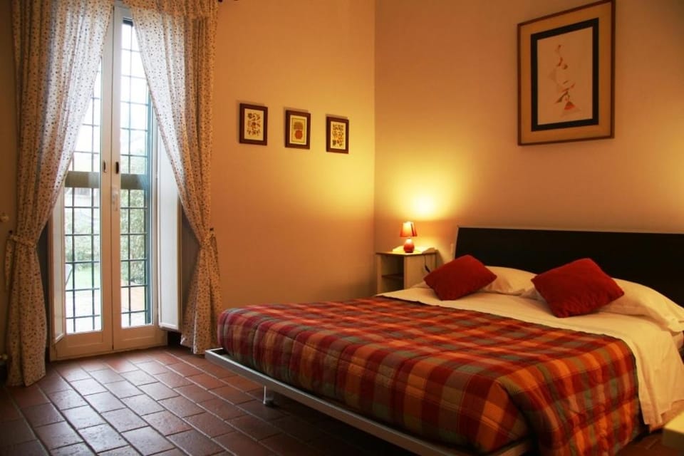 Bed, Winter, Photo of the whole room, Bedroom, internet