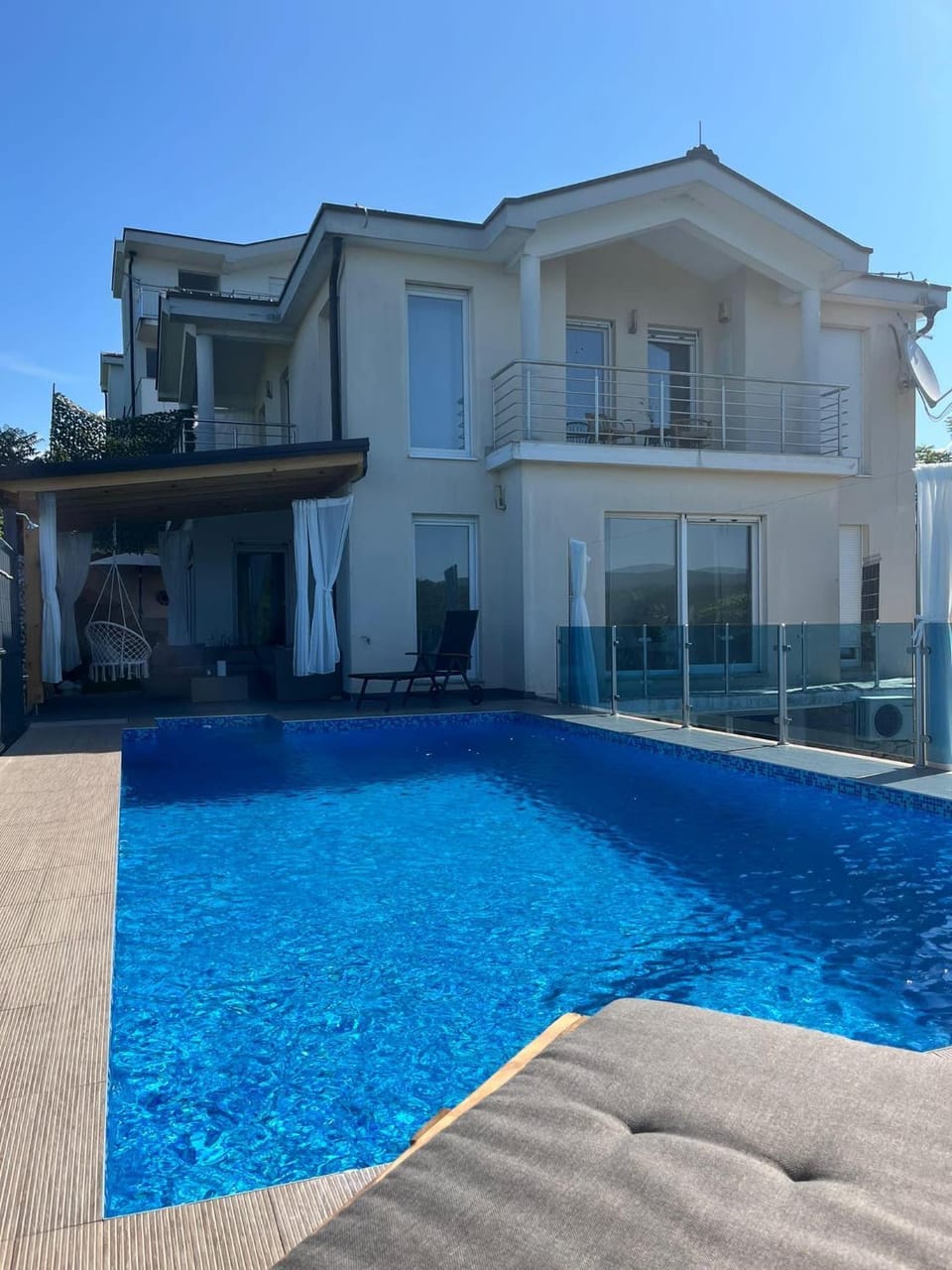 Property building, Swimming pool