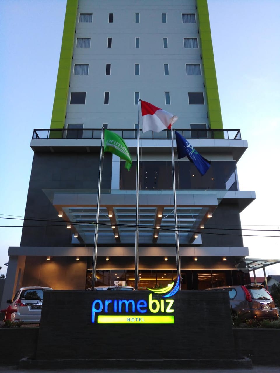 Facade/entrance