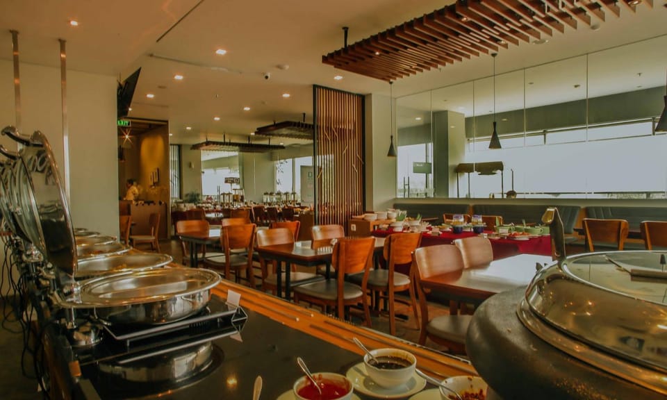 Restaurant/places to eat, Buffet breakfast