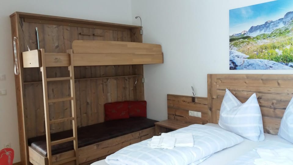 Photo of the whole room, bunk bed