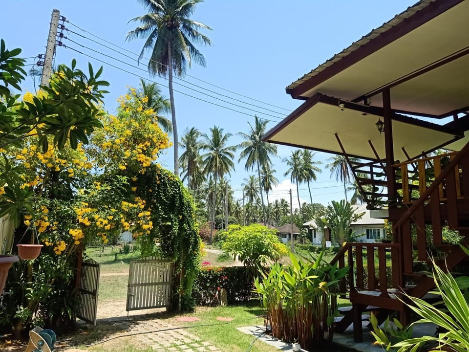 Boons Bungalow Ban Krut Bed and Breakfast in Prachuap Khiri Khan, Thailand