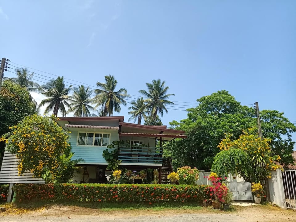 Boons Bungalow Ban Krut Bed and Breakfast in Prachuap Khiri Khan, Thailand