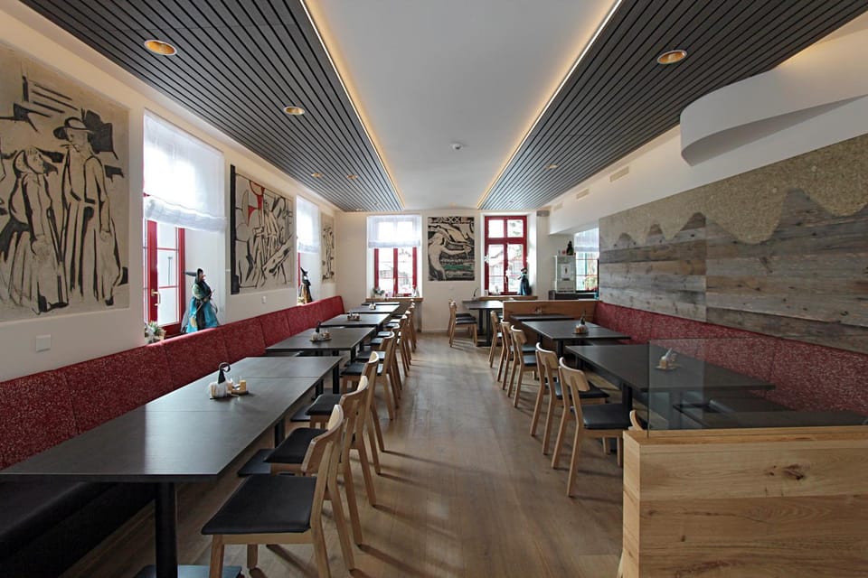 Restaurant/places to eat