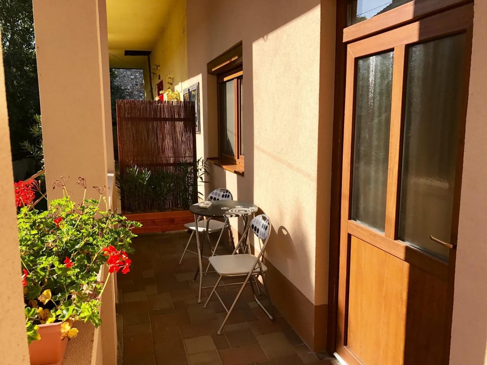 Property building, Balcony/Terrace