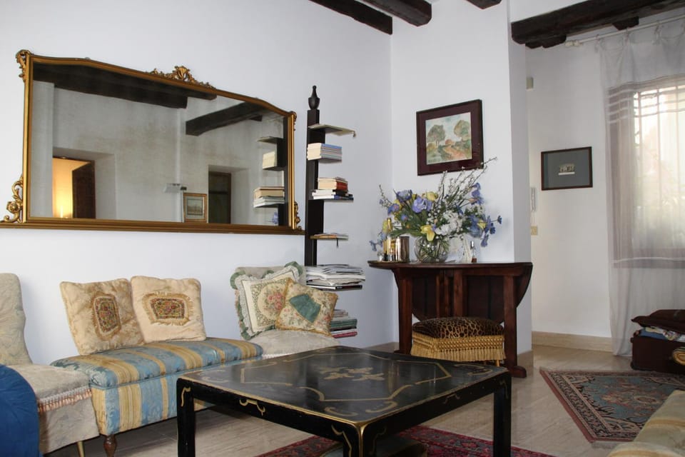 Communal lounge/ TV room, Living room