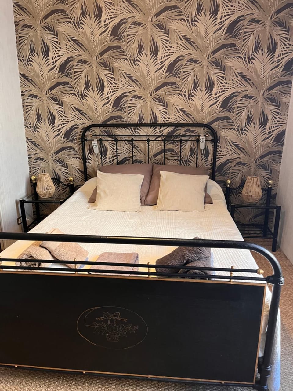Les Fleurs Bed and Breakfast in Occitanie
