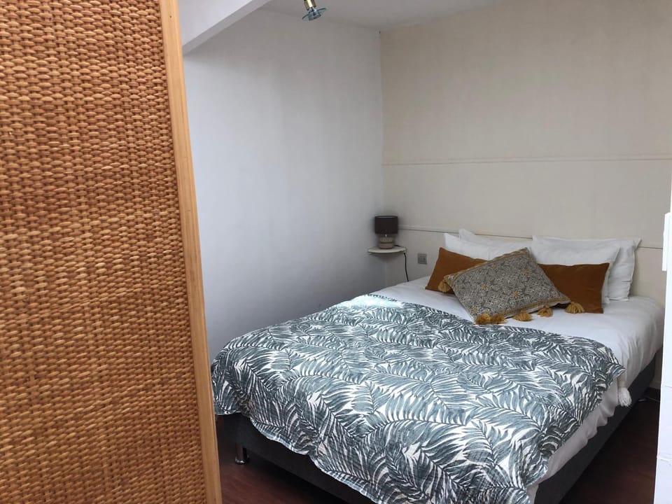 Hôtel d'Arromanches Pappagall Hotel in Normandy