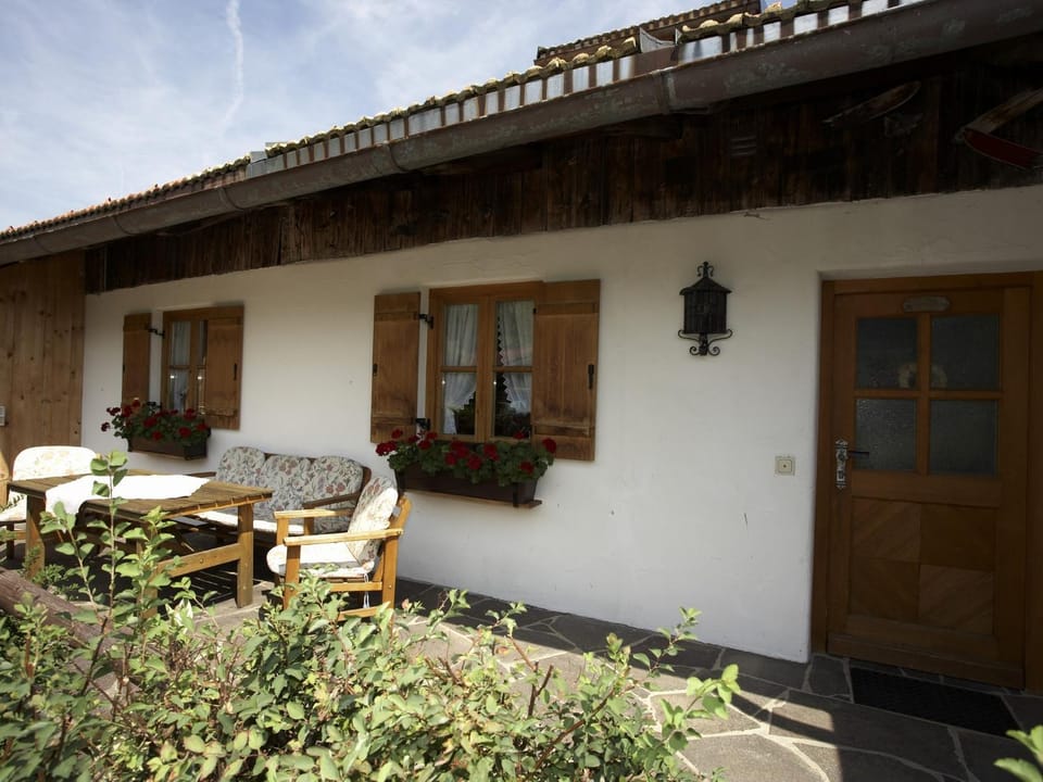 Facade/entrance, Balcony/Terrace