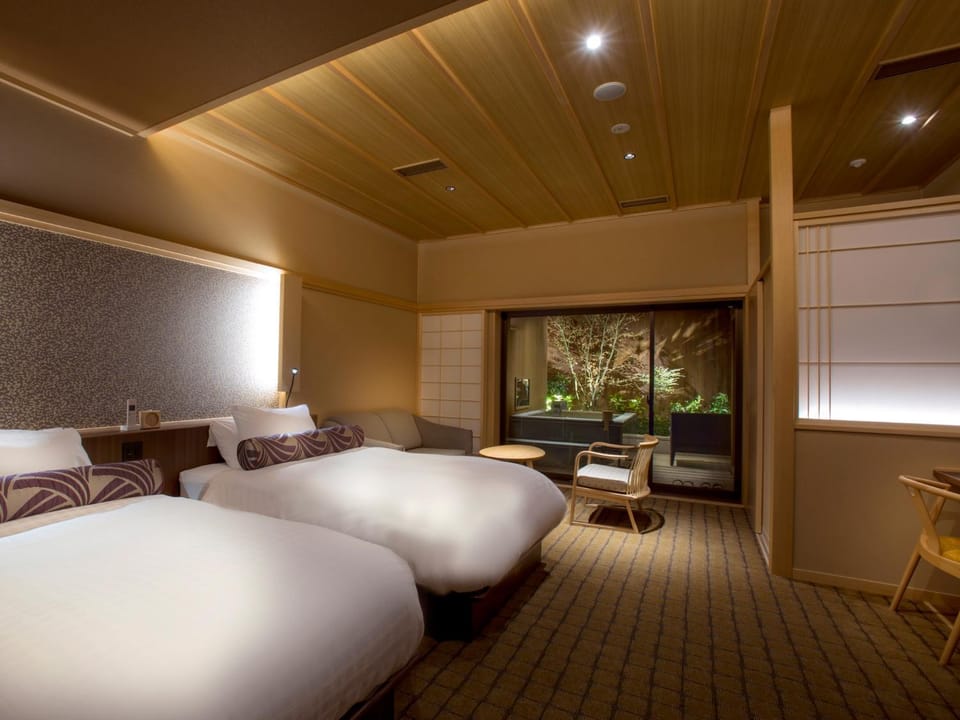 Photo of the whole room, Open Air Bath