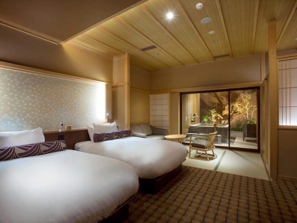 Photo of the whole room, Open Air Bath