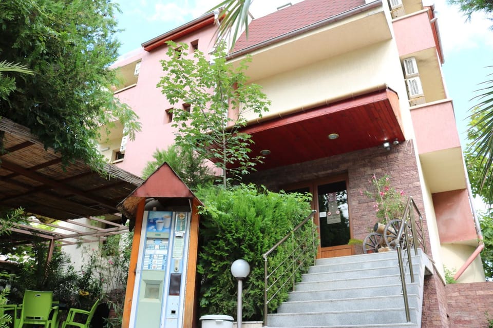 семеен хотел Визаж Hotel in Yambol