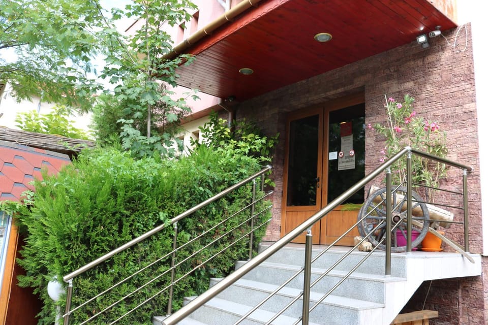 семеен хотел Визаж Hotel in Yambol