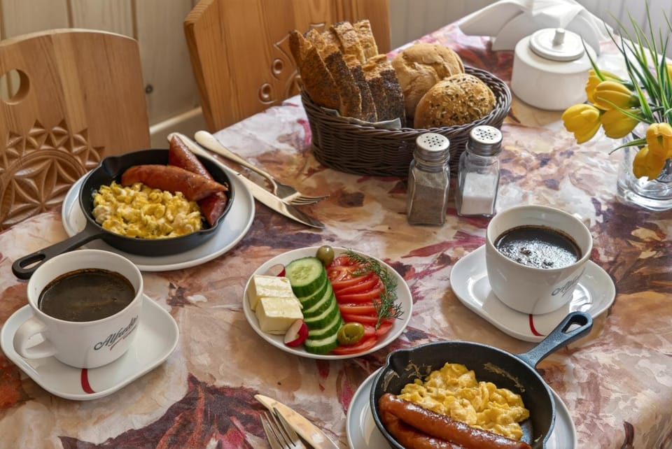 Dining area, Breakfast