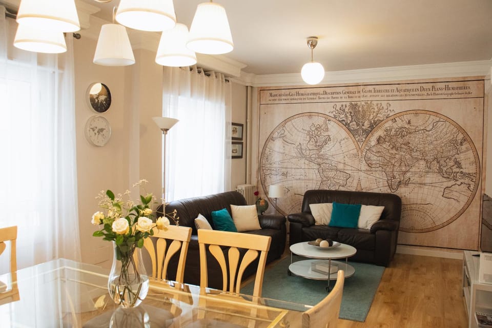 Communal lounge/ TV room