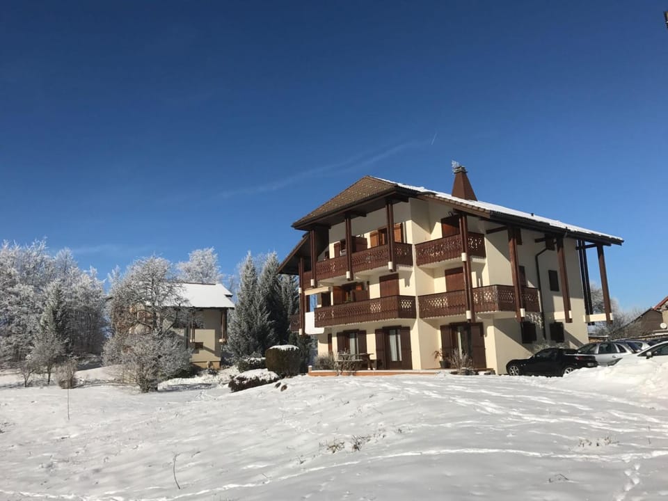 Facade/entrance, Winter