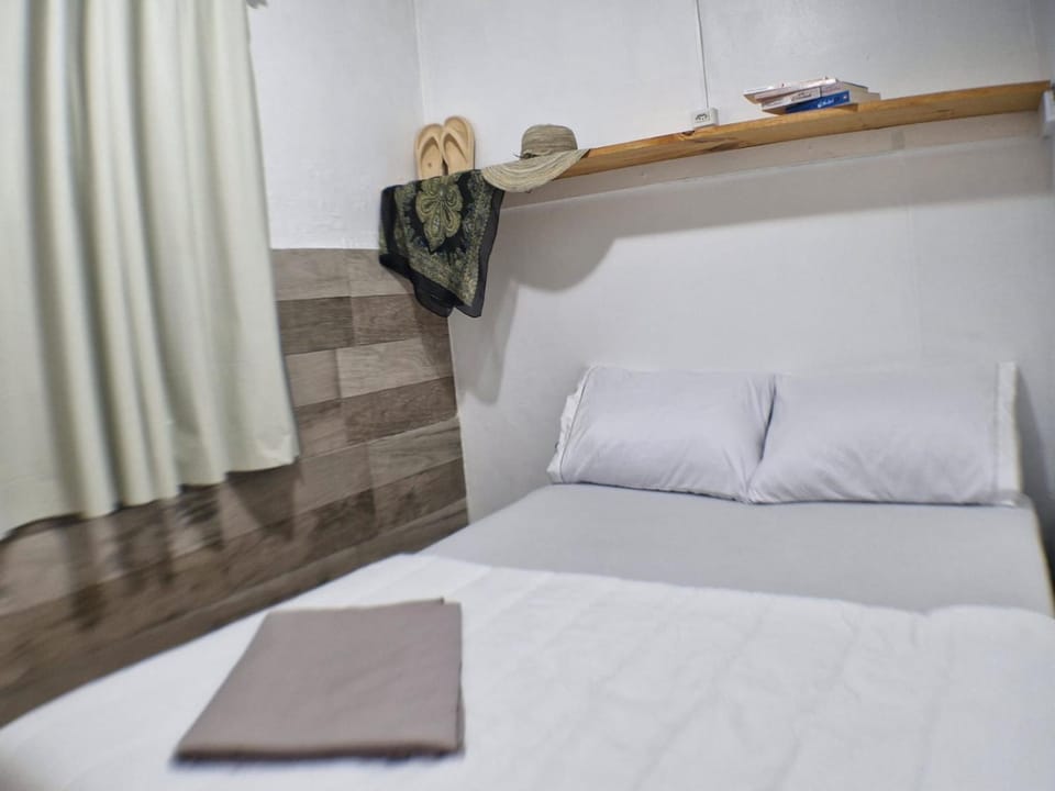 Bed, Other, Guests, air conditioner