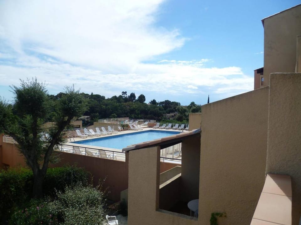 Appartement avec Piscine et Terrasse à 300m de la Plage - FR-1-226B-47 Apartment in La Croix-Valmer