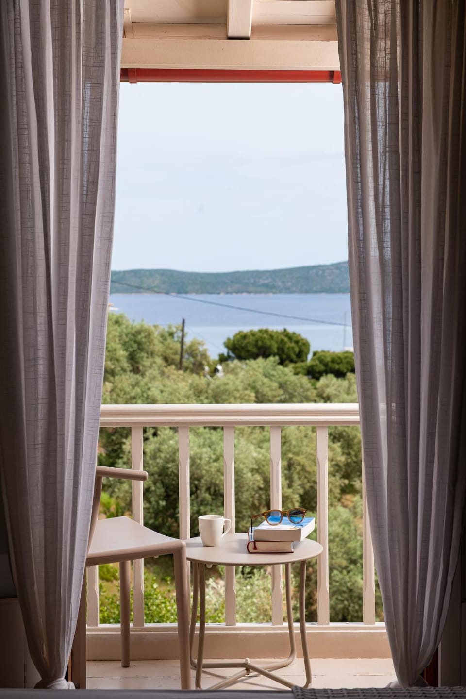 Patio, Day, Natural landscape, View (from property/room), Balcony/Terrace, Living room, Seating area, Dining area, Mountain view, River view, Sea view