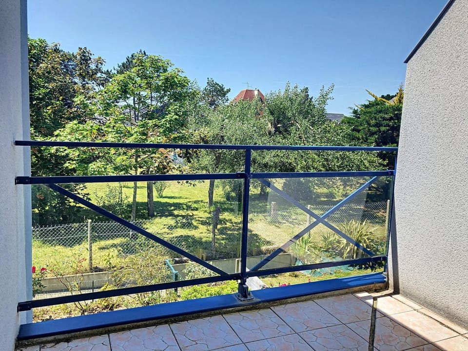 Appartement avec parking à 250m de la plage, proche commerces - FR-1-361-120 Apartment in Jullouville