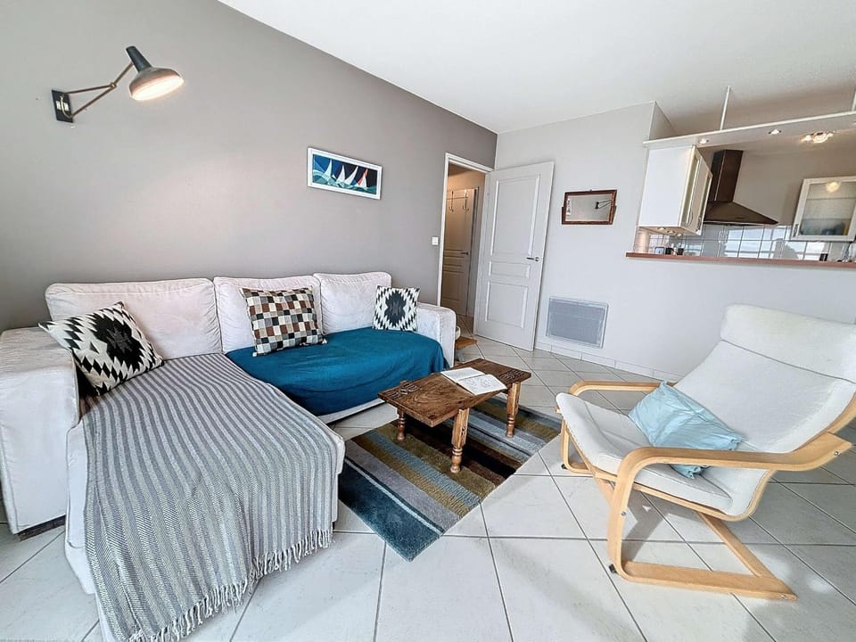 Appartement à 300m de la plage avec balcon et parking à Granville - FR-1-361-17 Apartment in Granville