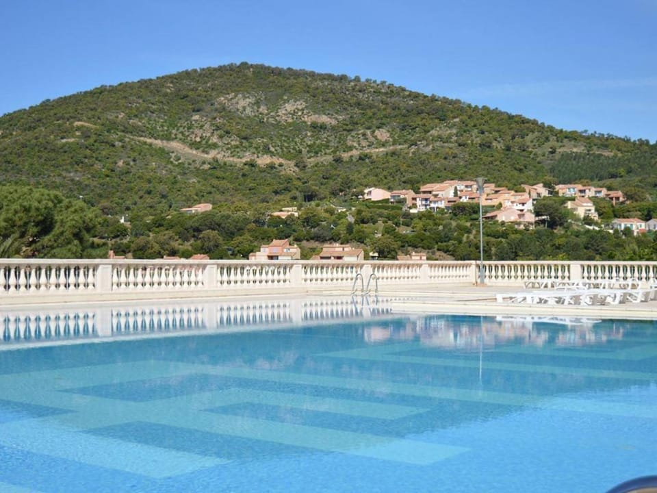 Les Issambres : Appt 2P cabine, clim, piscine - FR-1-226-307 Cabin in Sainte-Maxime