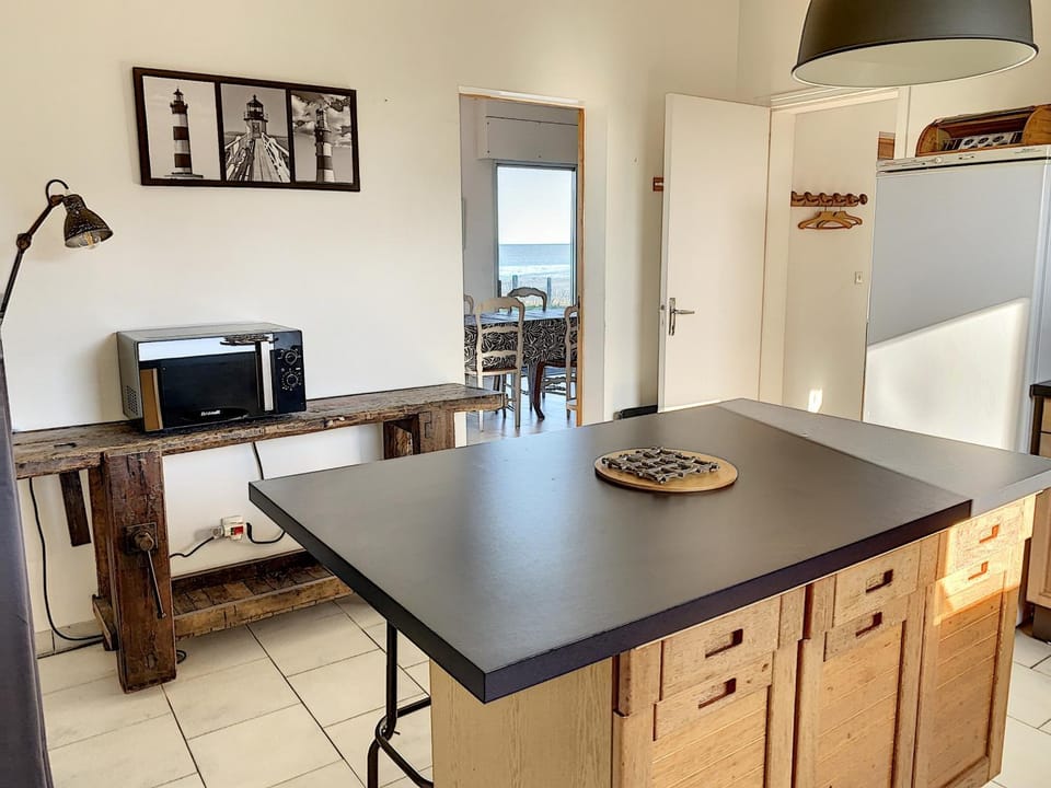 Villa avec jardin et accès direct plage, terrasse, 5 chambres, 2 salles d'eau, wifi, parking - FR-1-361-132 House in Saint-Pair-sur-Mer